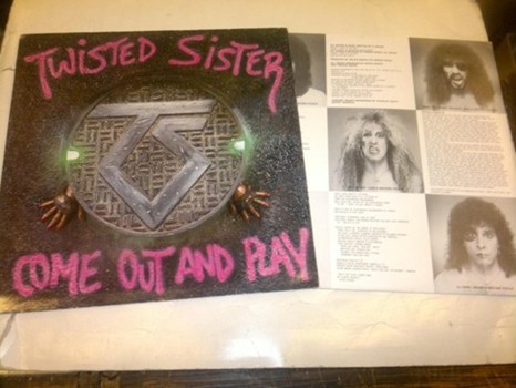 TWISTED SISTER - COME OUT AND PLAY